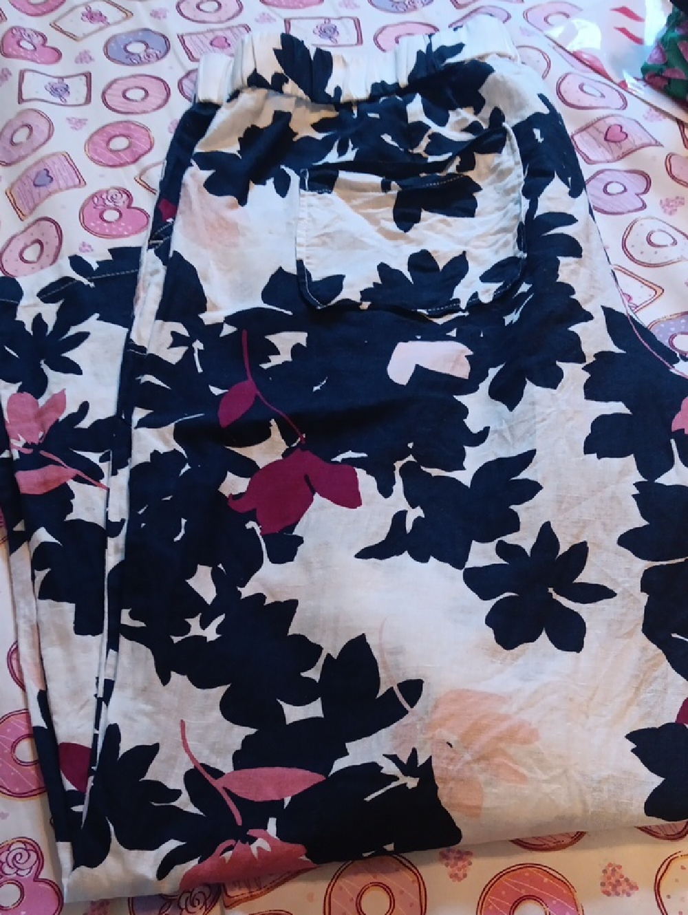 Liz Claiborne Navy, White & Magenta Floral Wide Leg Pants